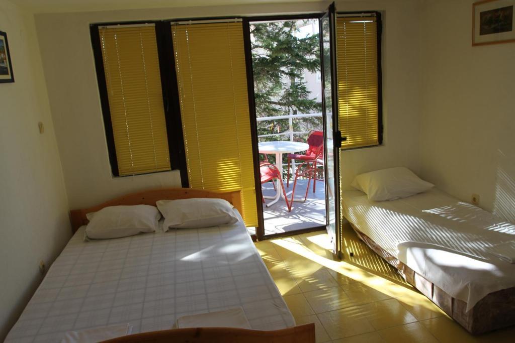 Apartments Popovic Petrovac Oda fotoğraf
